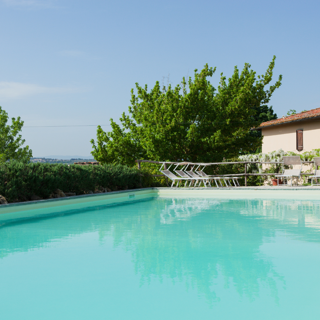 Fuga dalla città CRUnch con ingresso in piscina